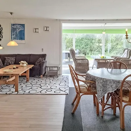 3 Bedroom Gorgeous In Blåvand